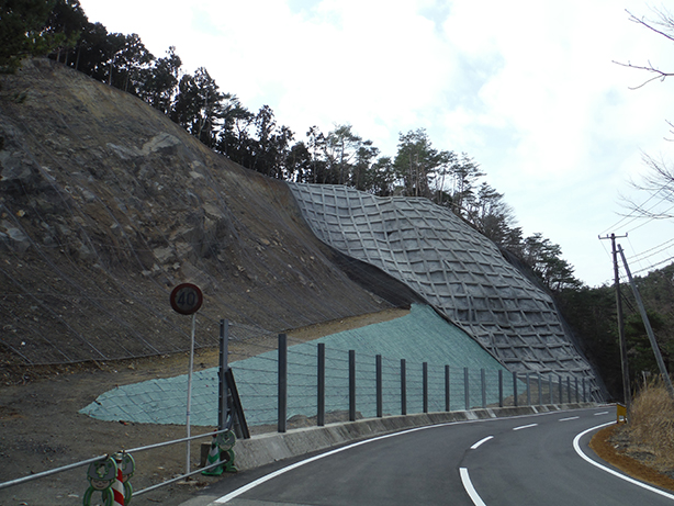 鮎川新山線ほか5路線道路災害復旧工事01