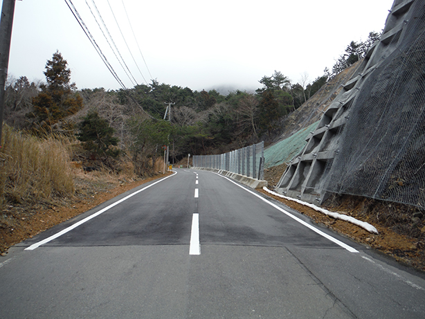 鮎川新山線ほか5路線道路災害復旧工事03